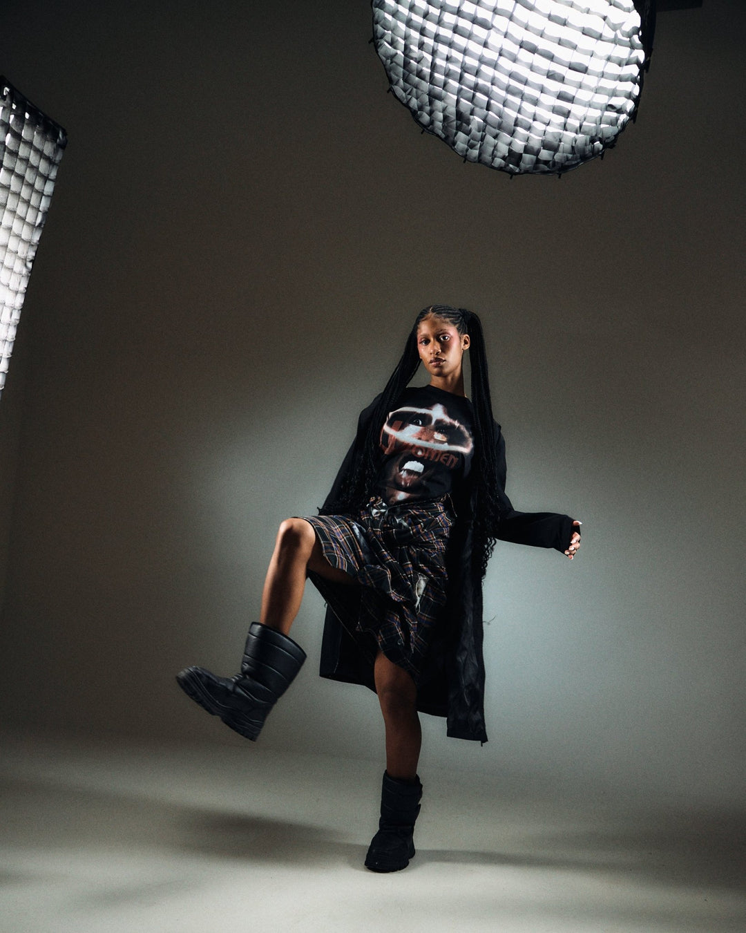 WOMEN T-Shirt - Troubled Water