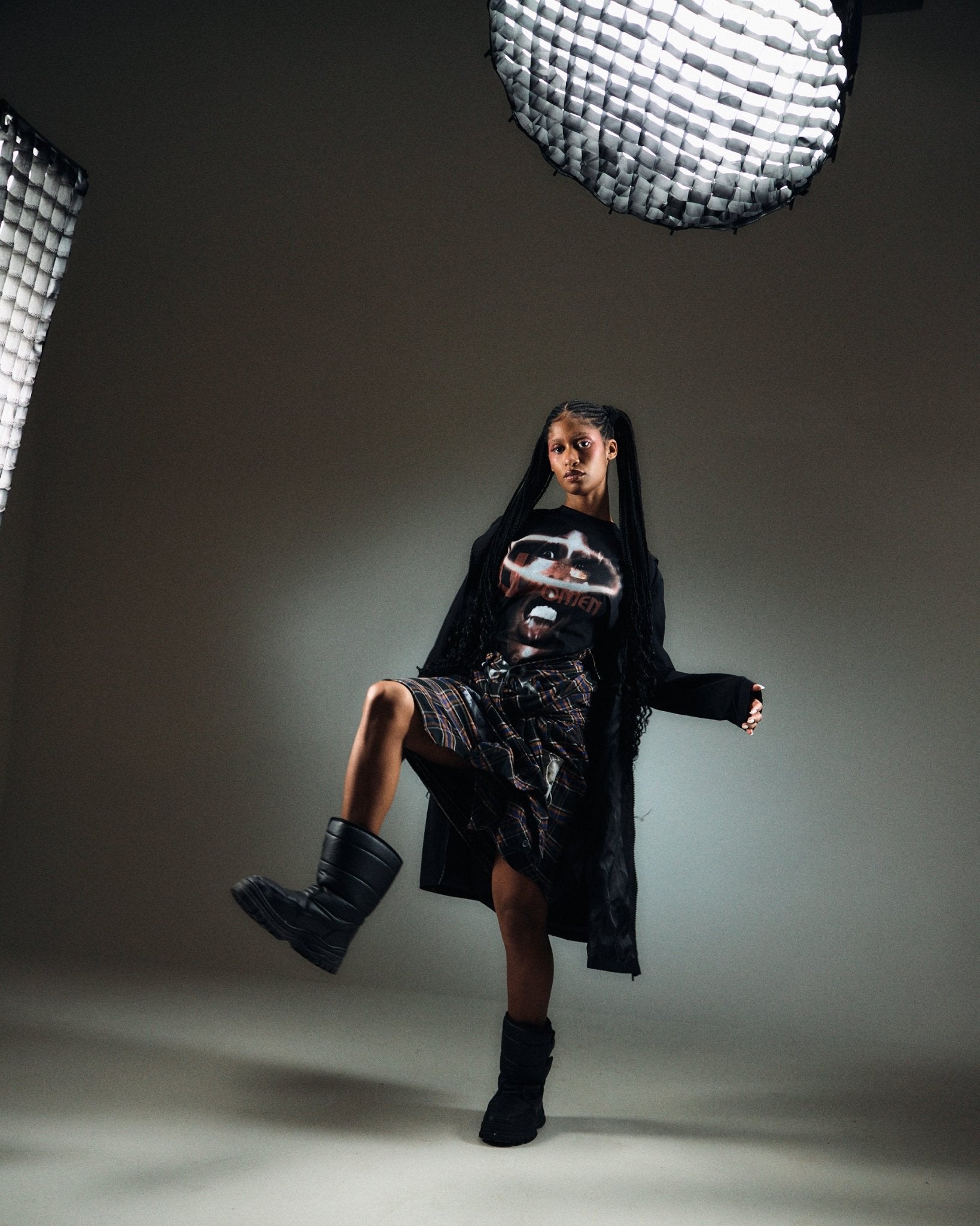 WOMEN T-Shirt - Troubled Water