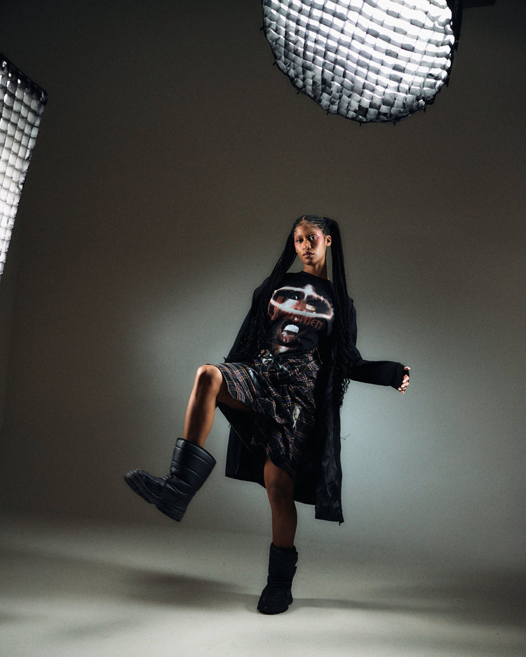 WOMEN T-Shirt - Troubled Water